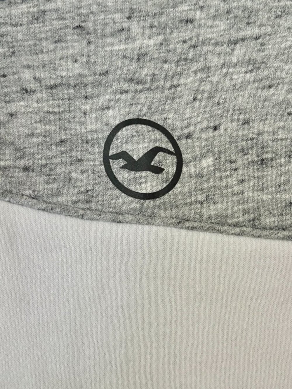 Hollister Men’s Colorblock Logo Tape Sleeve Pullover Hoodie Gray White Size M - Picture 5 of 5